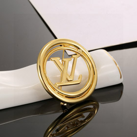 Louis Vuitton LV round letter metal brooch-3812